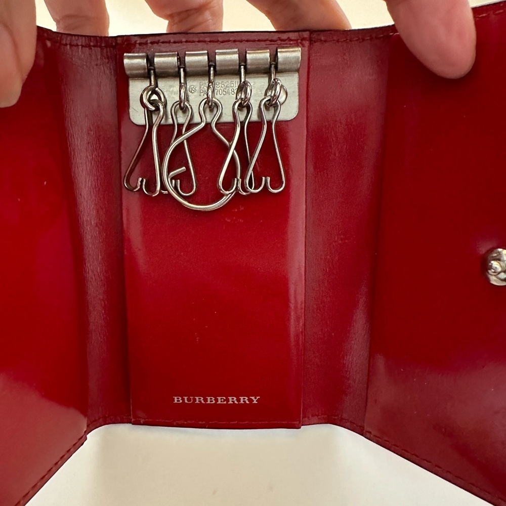 BURBERRY Designer Red Patend 5 Key Chain Holder Authentic - Picture 9 of 9